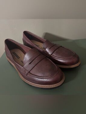 Clarks Collection Raisie Eletta Penny Loafer Womens Sz 7.5 Burgandy Leather
